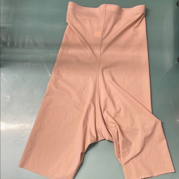 High-Waisted Nude Shapewear Shorts - Picture 2 of 4